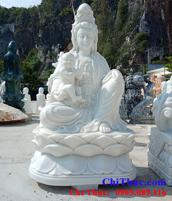 Tượng Phật đá Non Nước